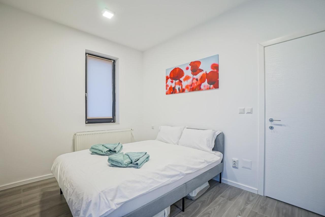 Bright Apartments Moments Away From Herastrau Park, Mall And Metro Βουκουρέστι Εξωτερικό φωτογραφία