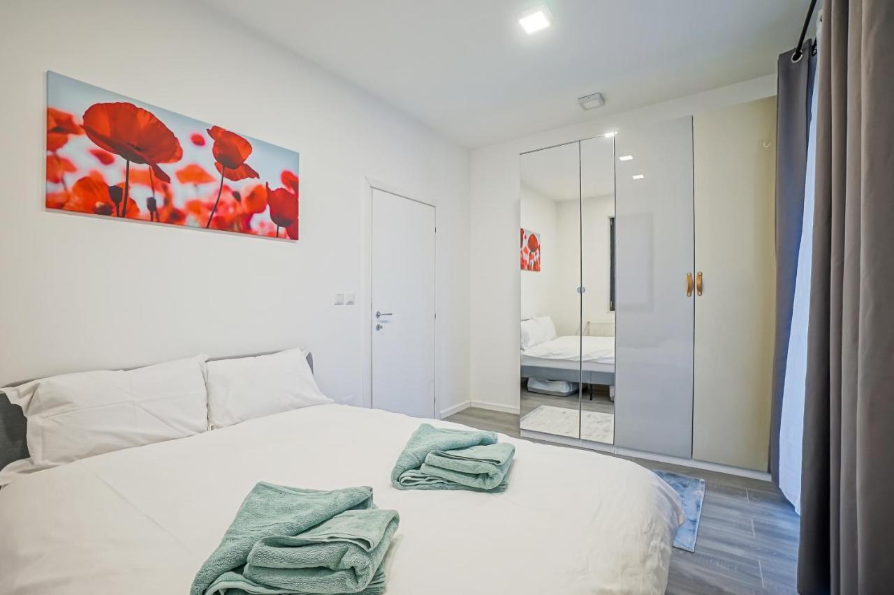 Bright Apartments Moments Away From Herastrau Park, Mall And Metro Βουκουρέστι Εξωτερικό φωτογραφία