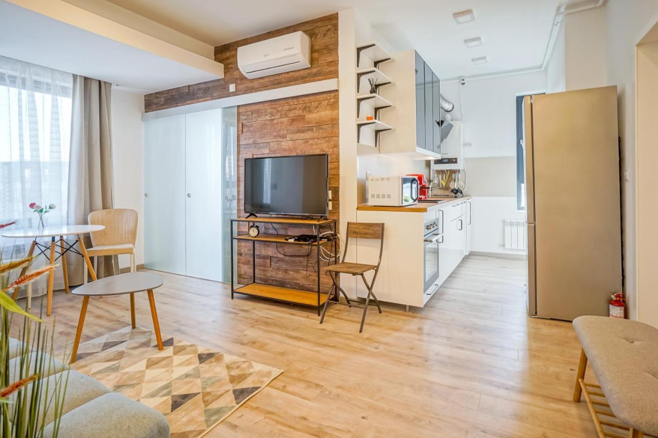 Bright Apartments Moments Away From Herastrau Park, Mall And Metro Βουκουρέστι Εξωτερικό φωτογραφία